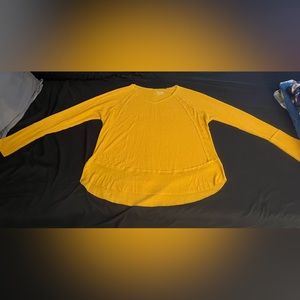Women’s Time and Tru EUC waffle knit long sleeve top in golden yellow size xl